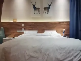 黄先生今晚硬邦邦探花白衣高靴大奶萌妹