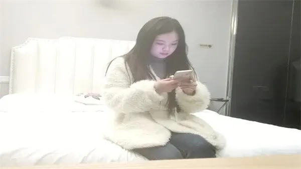 新片速遞专攻高颜值外围大圈美女场蜜桃臀黑森林鲍鱼被满足