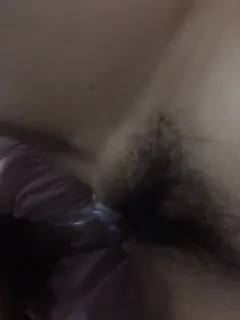 早熟妹妹被我抽插到逼逼流了好多淫水