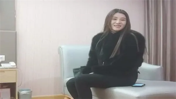 利哥探花高颜值网红大长腿丰乳肥臀