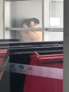 北邮体育馆偷拍做爱玩的刺激啊