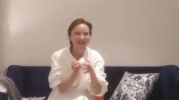 经典探花我是铁牛偷拍美女主角系列三先聊天在啪啪_